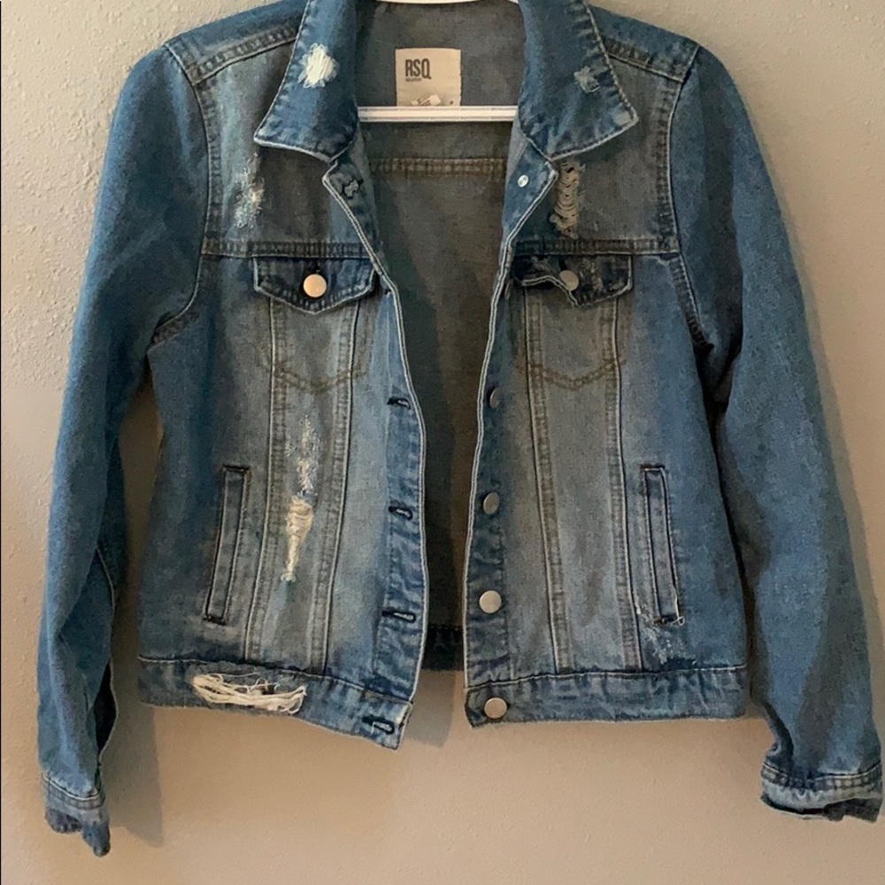 Cropped jean jacket 👏🏻